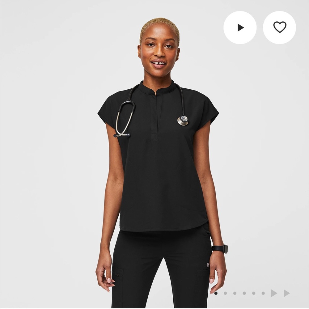 FIGS Rafaela oversized scrub top - size XS